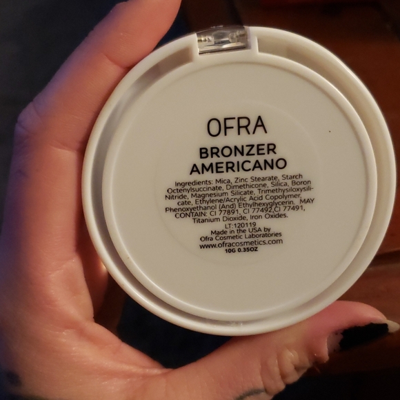 Bronzer - Picture 2 of 3